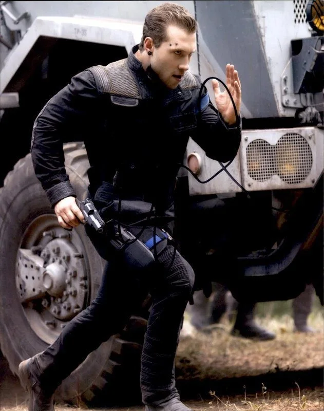 Jai Courtney — Jai Courtney authentic signed celebrity 8x10 photo W/Cert Autographed C3