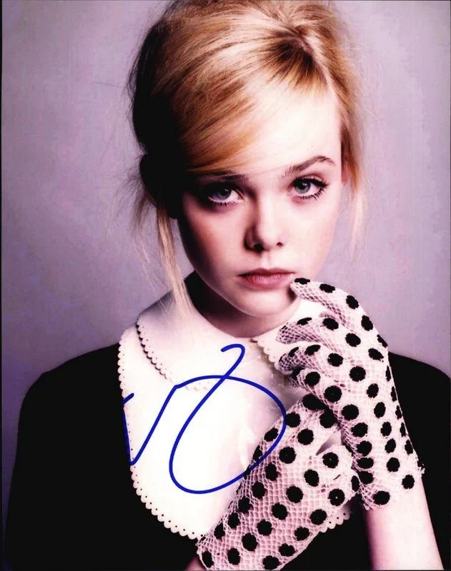Elle Fanning — Elle Fanning authentic signed celebrity 8x10 photo W/Cert Autographed D6