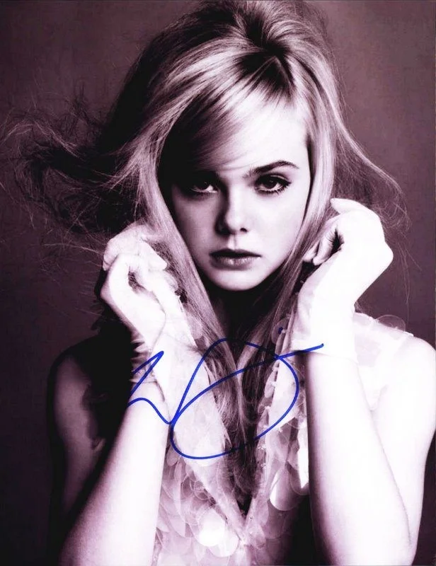 Elle Fanning — Elle Fanning authentic signed celebrity 8x10 photo W/Cert Autographed D1