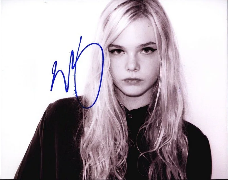 Elle Fanning — Elle Fanning authentic signed celebrity 8x10 photo W/Cert Autographed D7