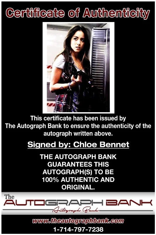 Chloe Bennet — Chloe Bennet authentic signed celebrity 8x10 photo W/Cert Autographed 41916a1, изображение 2