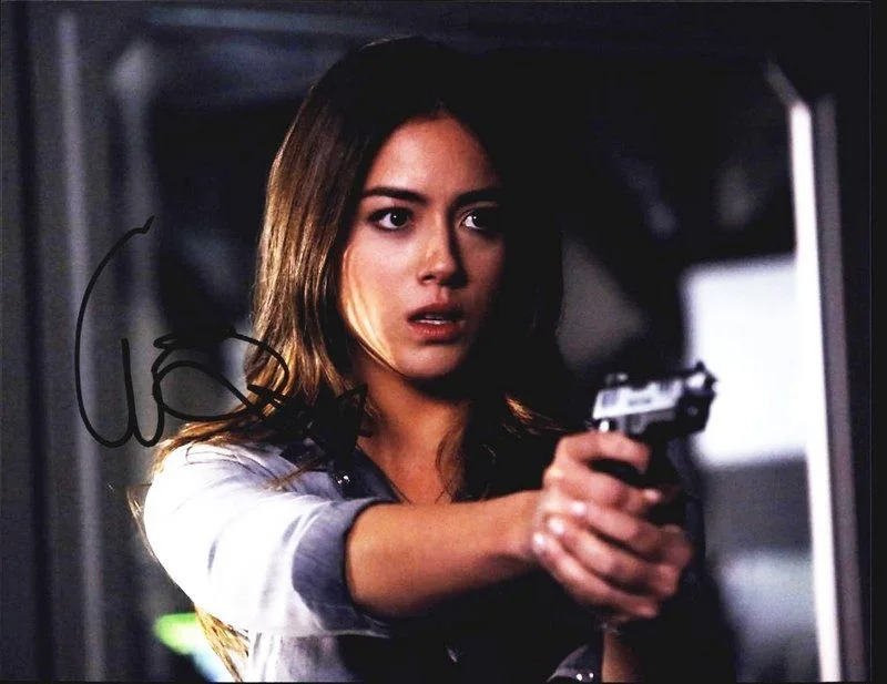 Chloe Bennet — Chloe Bennet authentic signed celebrity 8x10 photo W/Cert Autographed D4