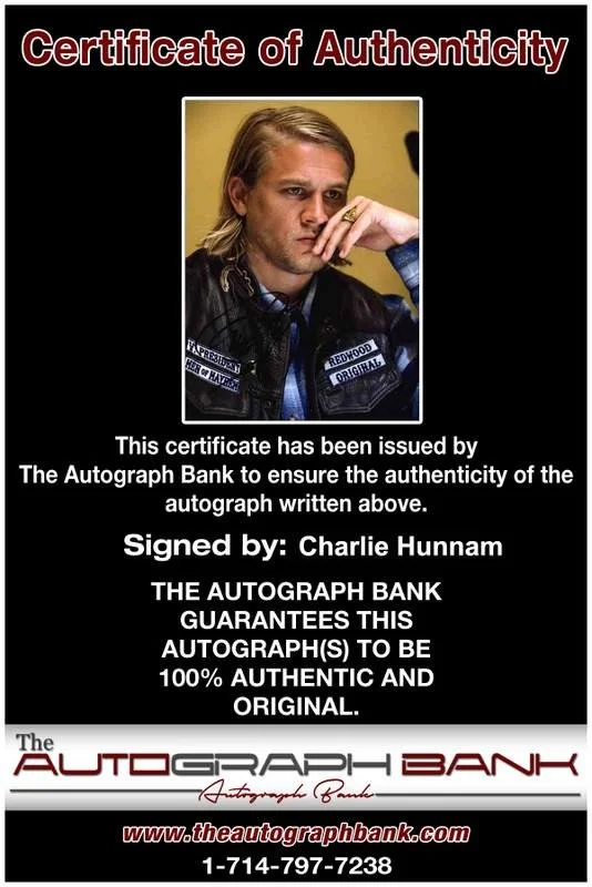 Charlie Hunnam — Charlie Hunnam signed celebrity 8x10 photo W/Certificate (42216a1), изображение 2