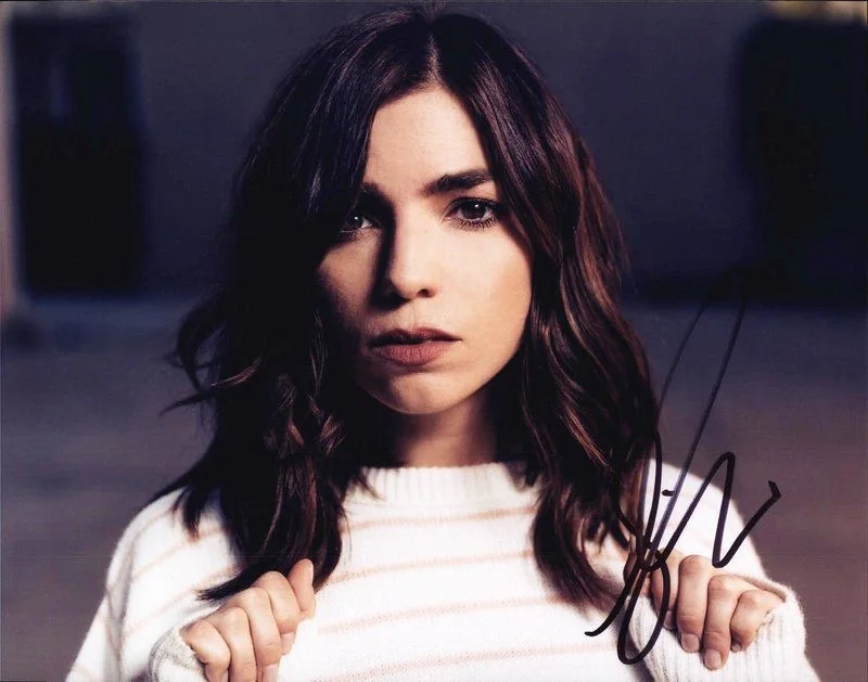 Angela Trimbur — Angela Trimbur authentic signed celebrity 8x10 photo W/Cert Autographed D11