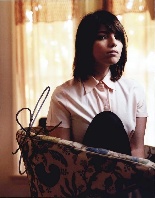 Angela Trimbur — Angela Trimbur authentic signed celebrity 8x10 photo W/Cert Autographed D7
