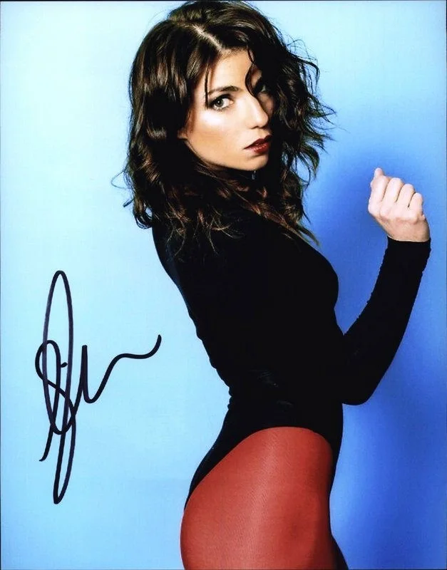Angela Trimbur — Angela Trimbur authentic signed celebrity 8x10 photo W/Cert Autographed D2