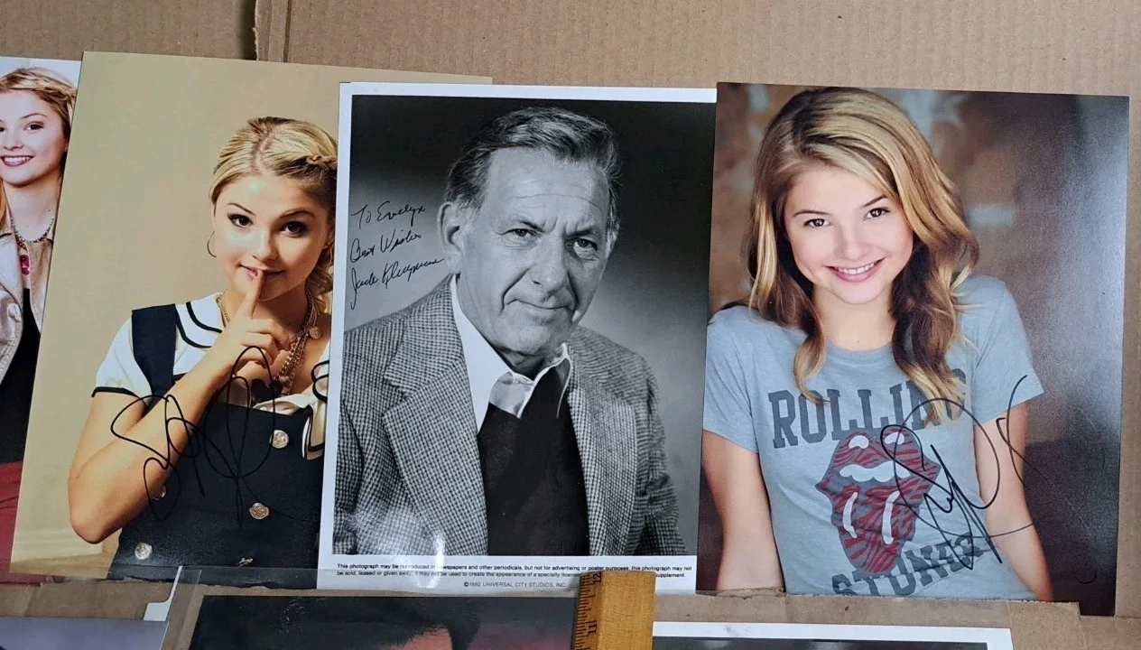 Lot Of Signed Movie Star Photos Stefanie Scott Jack Klugman etc, изображение 2