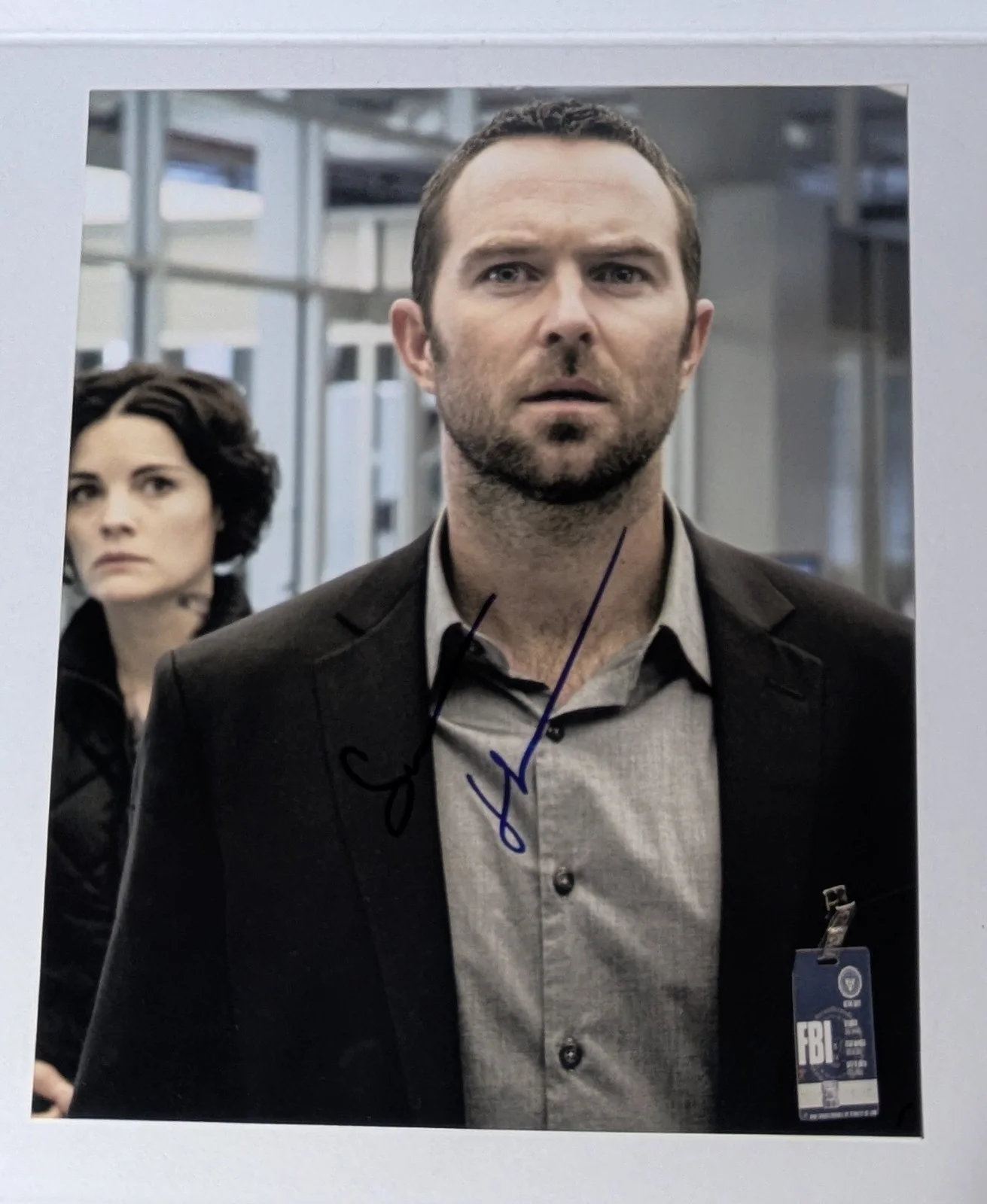 Sullivan Stapleton — Blindspot Signed Autographed 8"X 10" Photo Jaimie Alexander & Sullivan Stapleton, image 3