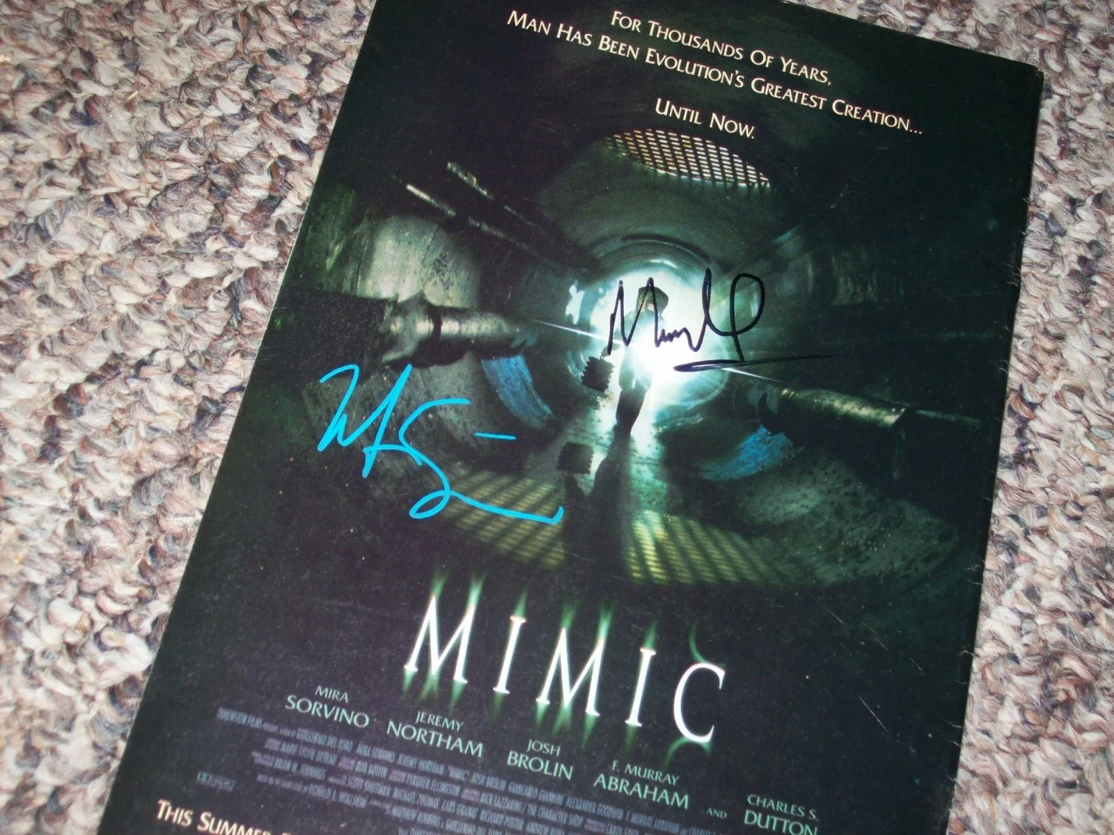 Mira Sorvino & 1 Other Hand Signed Autographed Mimic Movie Photo Page, изображение 2