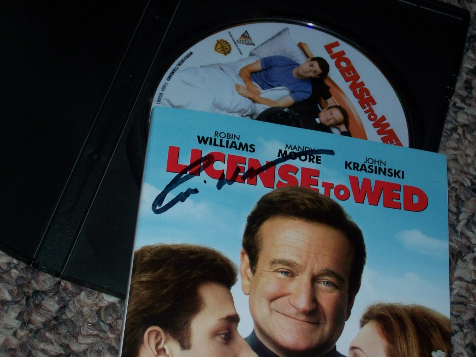 Robin Williams Hand Signed Autographed License To Wed DVD Movie, изображение 2