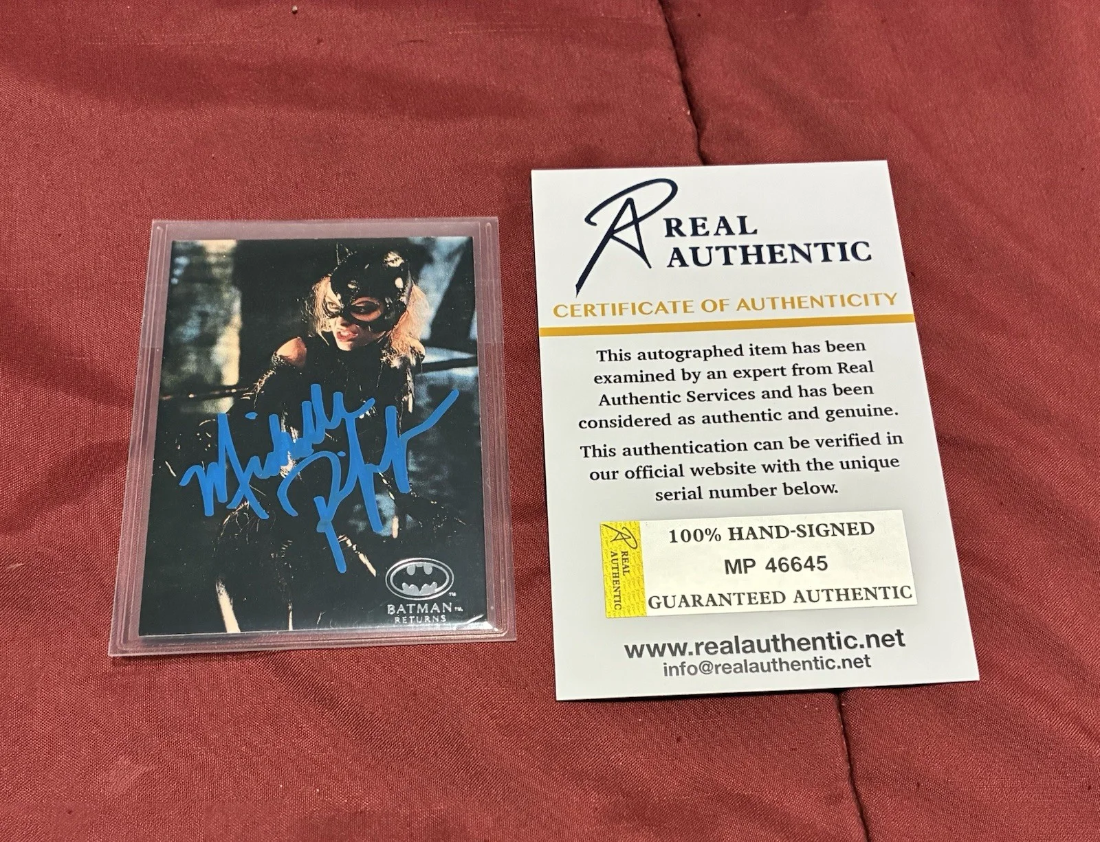 Michelle Pfeiffer — Framed Catwoman Michelle Pfeiffer Autograph Batman Returns Trading Card w/COA, изображение 2