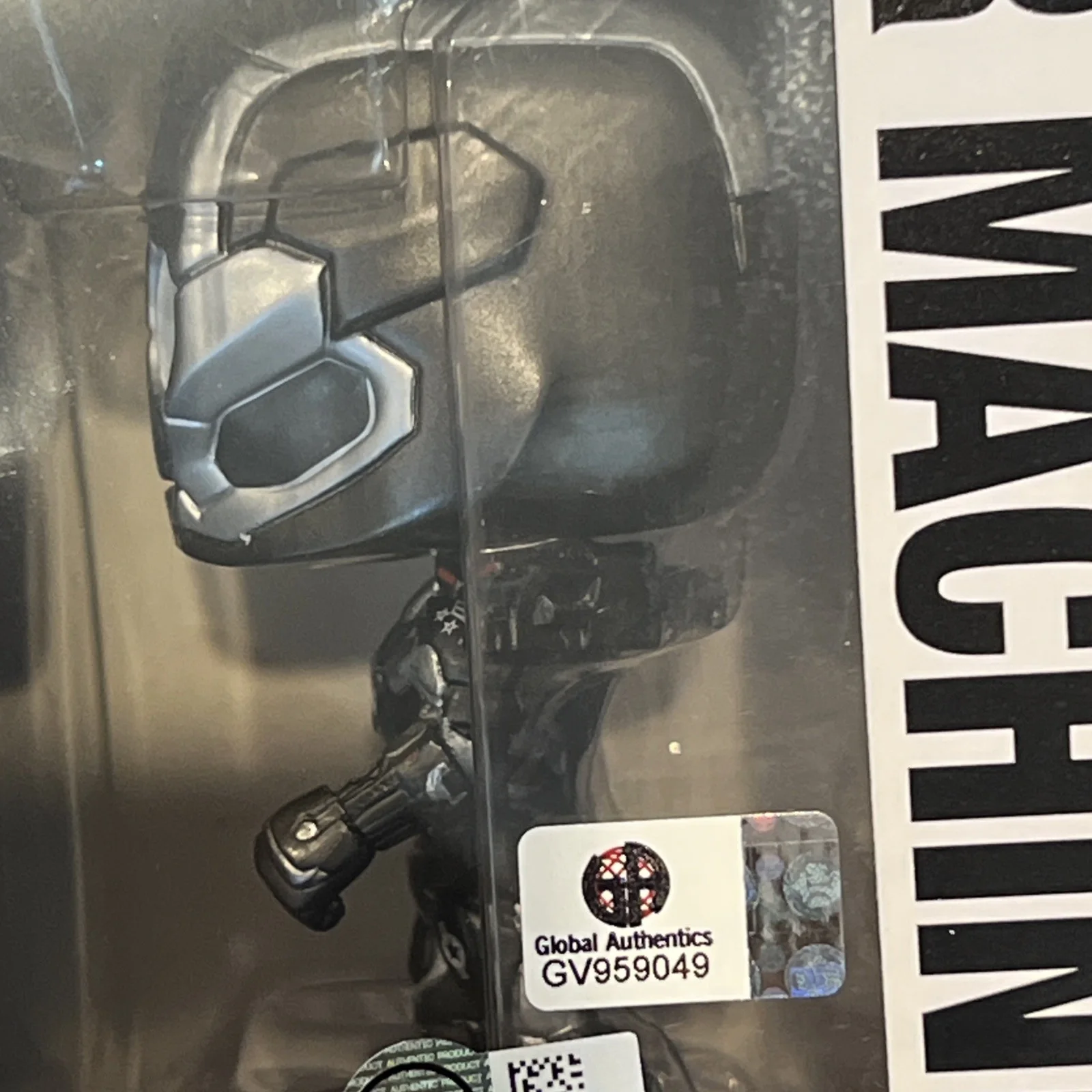 Robert Downey Jr — Robert Downey Jr. Signed Iron Man Autograph funko pop Avengers Global authentics, image 2