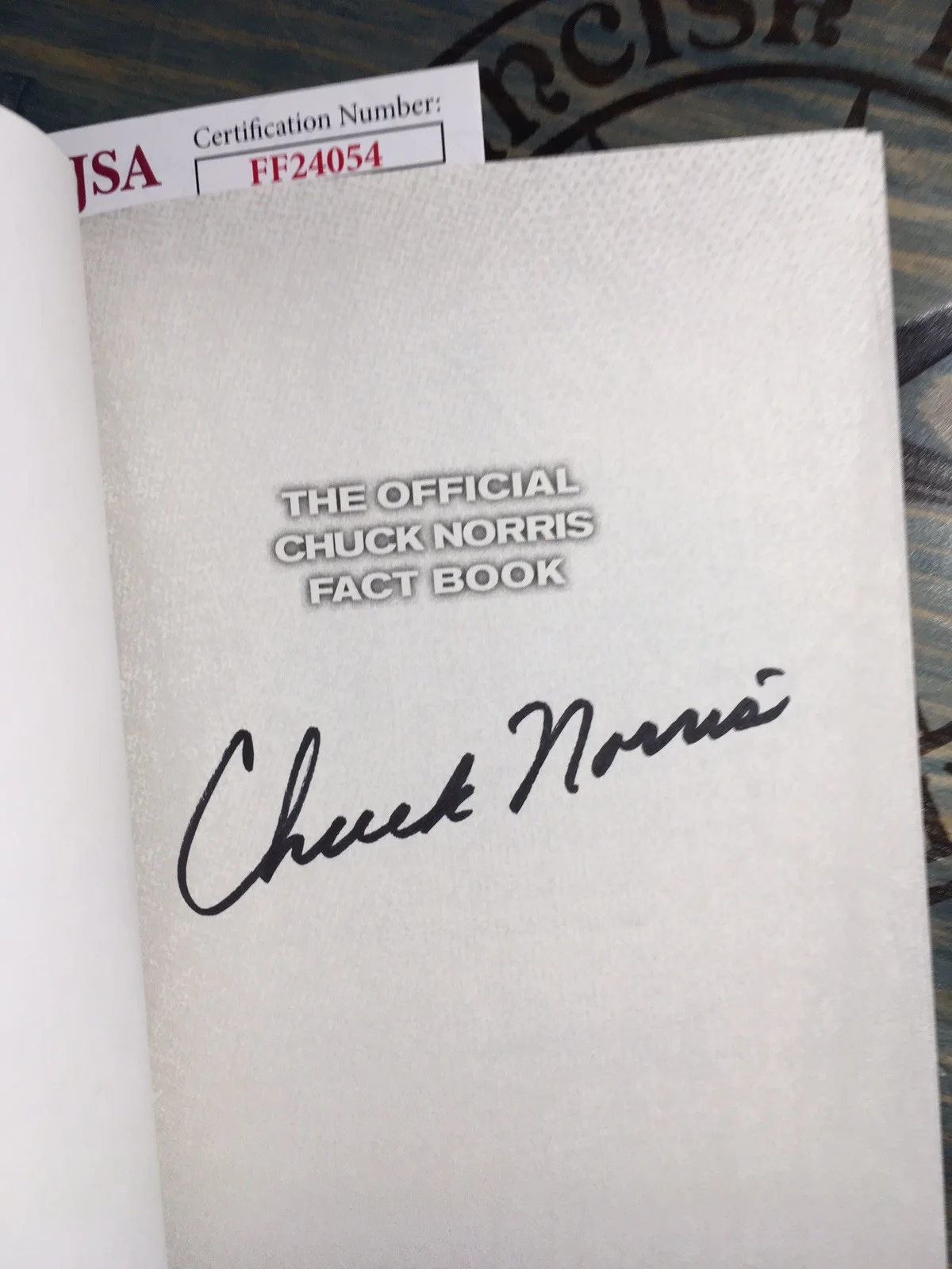 CHUCK NORRIS AUTOGRAPHED THE OFFICIAL CHUCK NORRIS FACT BOOK JSA AUTHENTICATED, image 2