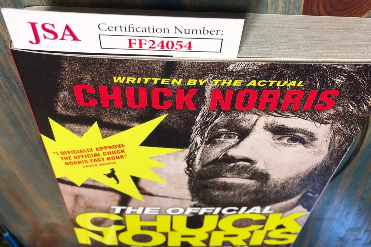 CHUCK NORRIS AUTOGRAPHED THE OFFICIAL CHUCK NORRIS FACT BOOK JSA AUTHENTICATED, image 4