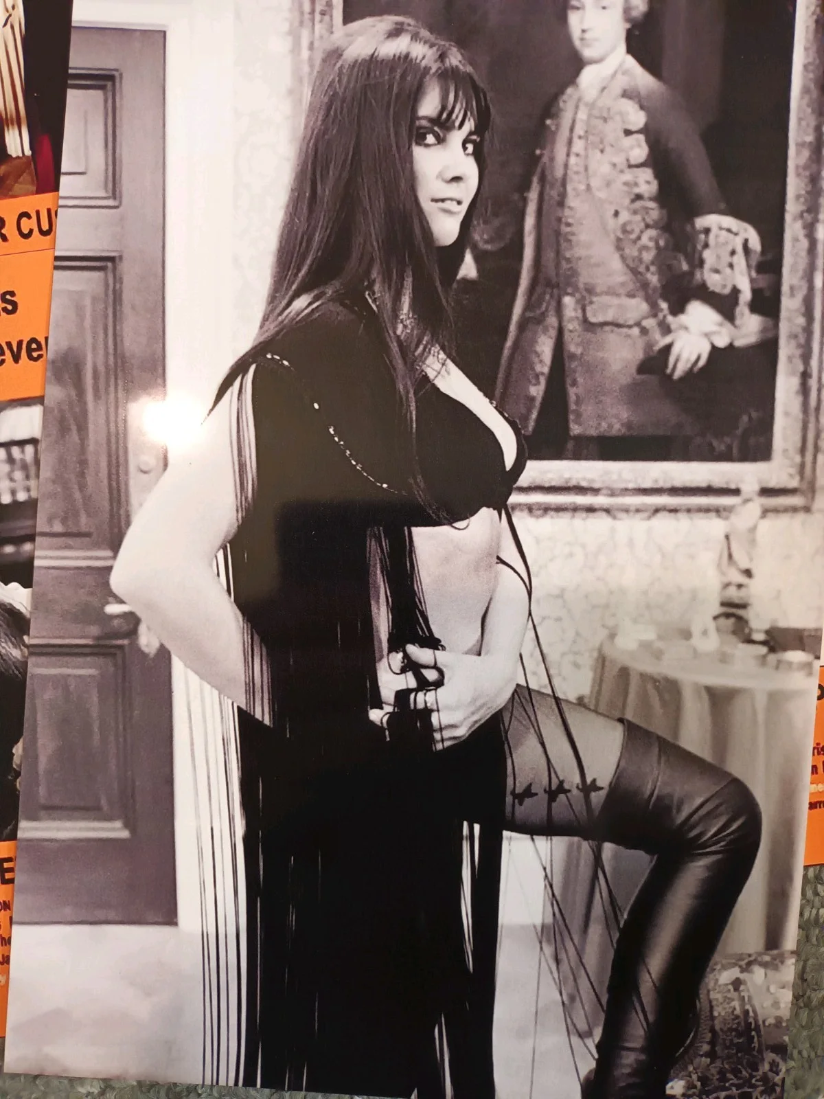 Dracula 1972AD (HammerHorror). 8 rare glossy 10x8ins Lobby Cards/5 B&W prints., image 3