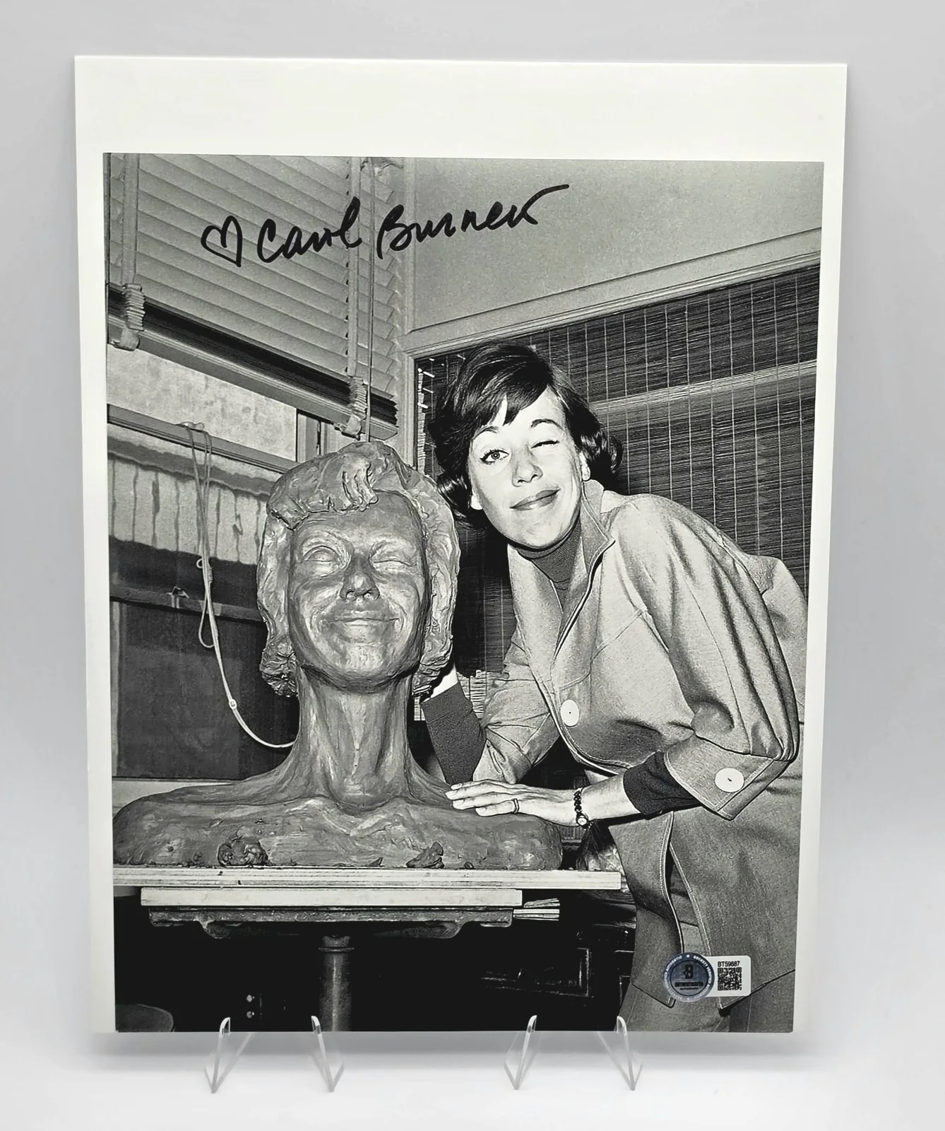 Carol Burnett — Signed Carol Burnett 8x10 Photo BAS Authenticated Comedy TV Pioneer Actress, image 5