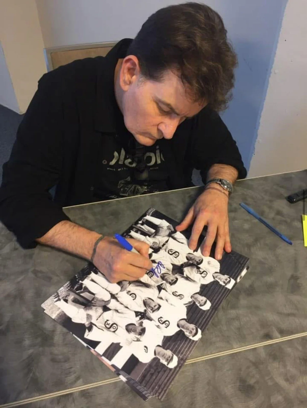 Charlie Sheen, John Cusack — Eight men out signed 8x10 SHEEN , Cusack ,P Lang , DB Sweeney James Read JSA, image 5