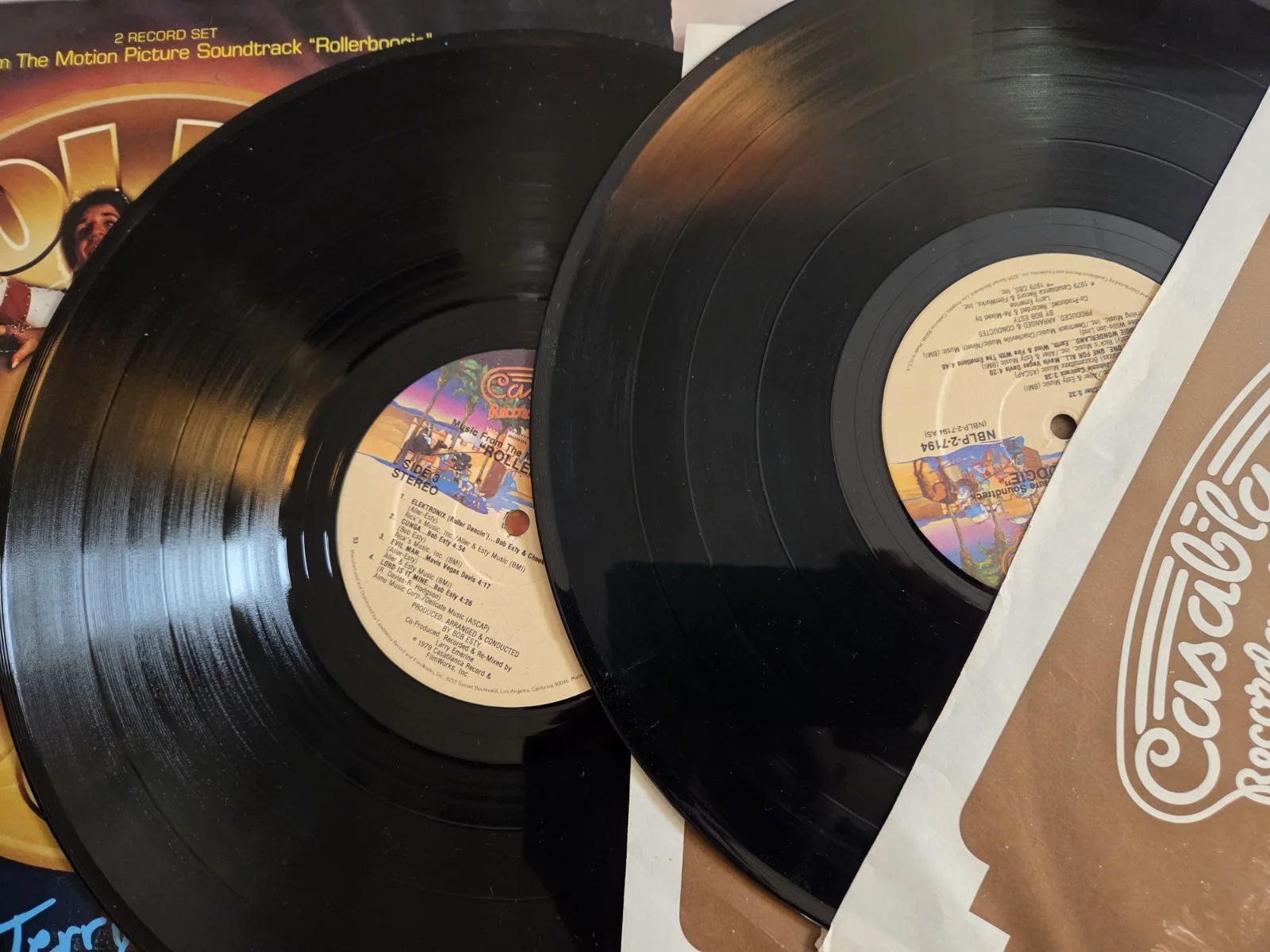 linda blair — Roller Boogie Vinyl LP autographed By Linda Blair Signed Soundtrack JSA COA, изображение 4