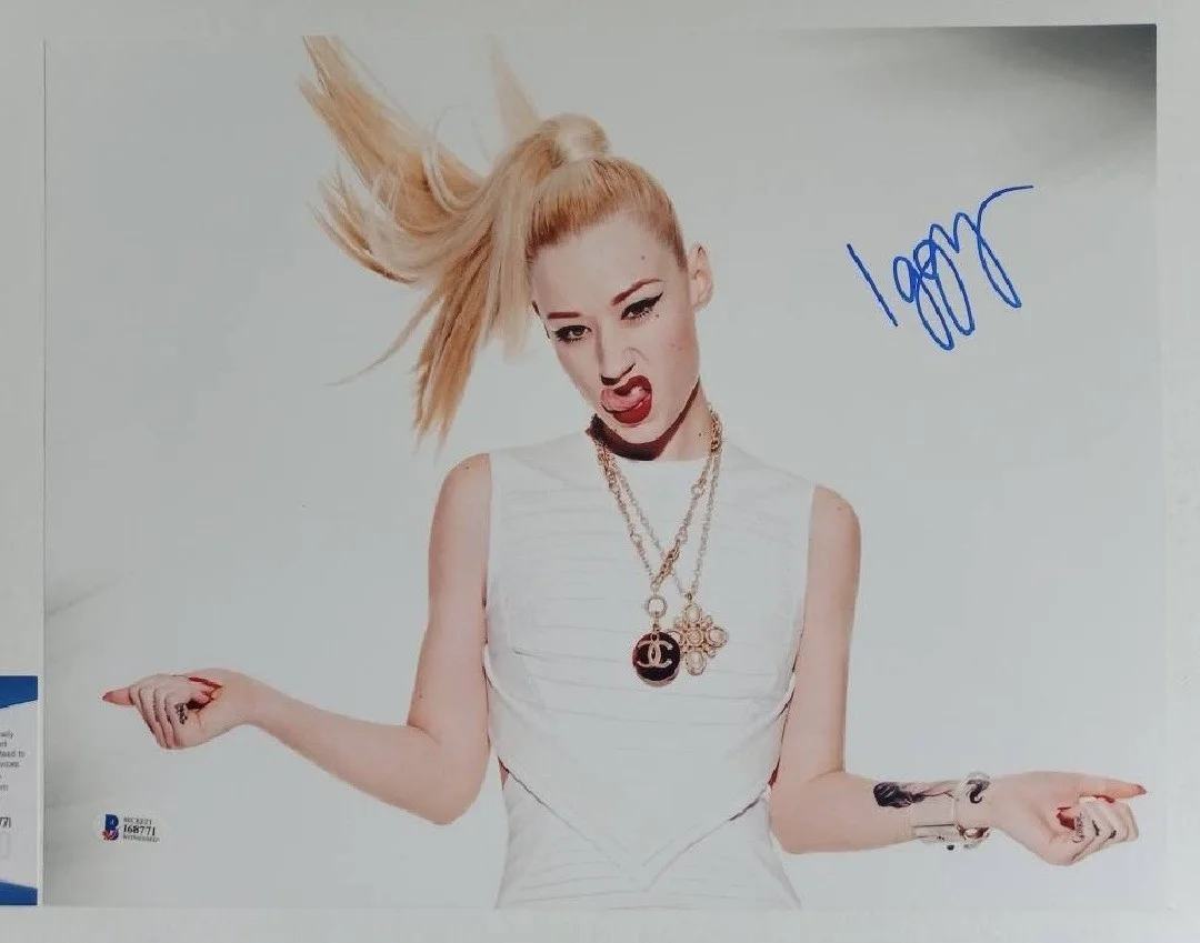 Iggy Azalea Signed 11x14 Photo - Beckett BAS Authentic Autograph, image 2