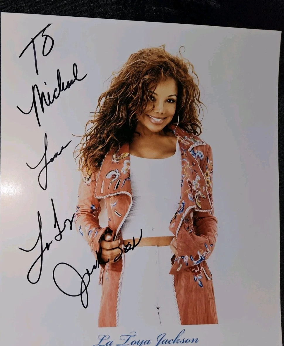LA TOYA JACKSON SIGNED 8X10 GLOSSY PHOTO TO MICHAEL JSA COA CERT UNIVERSAL MUSIC, image 4