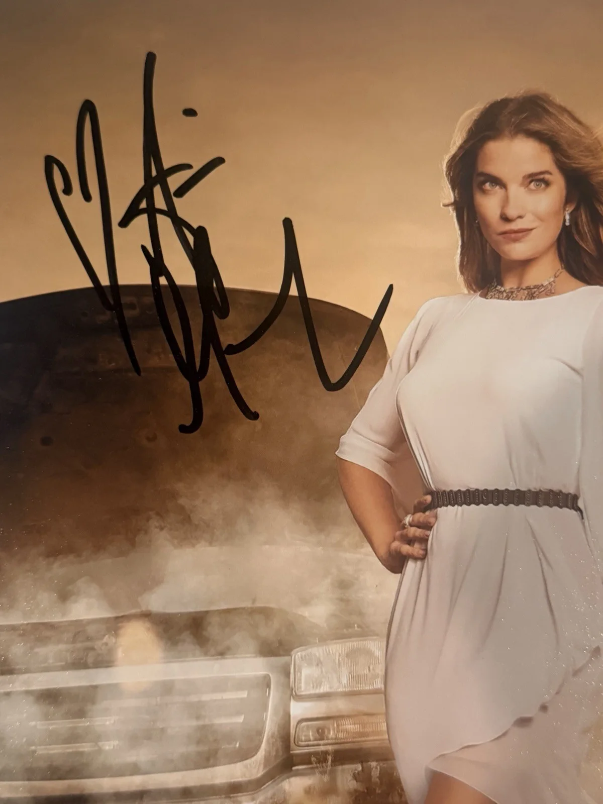 Annie Murphy — ANNIE MURPHY SIGNED 11x14 PHOTO SCHITTS CREEK BECKETT COA BW89844, изображение 2