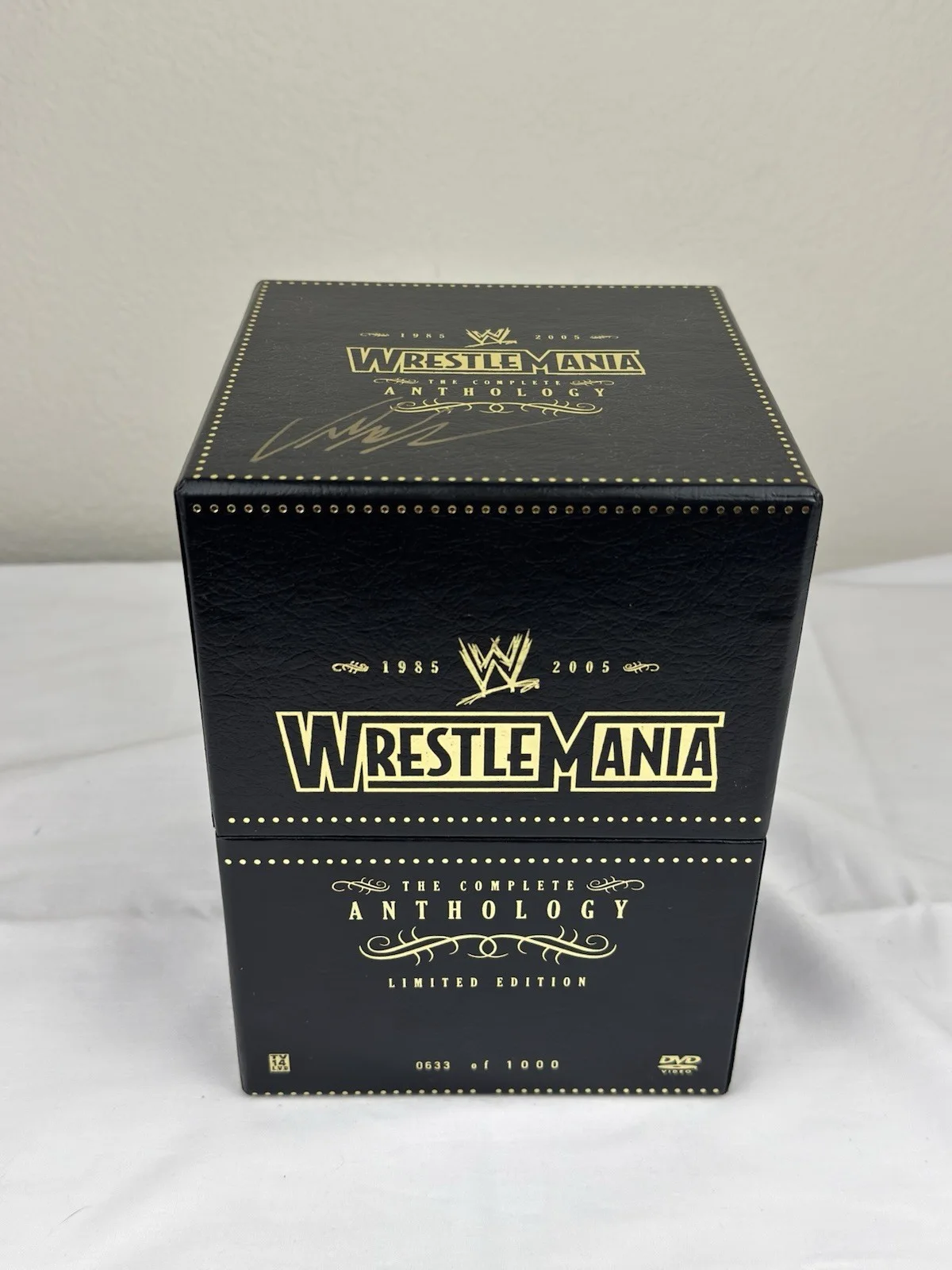 Vince McMahon — WWE WrestleMania The Complete Anthology Signed Vince McMahon Shawn Michaels, изображение 2