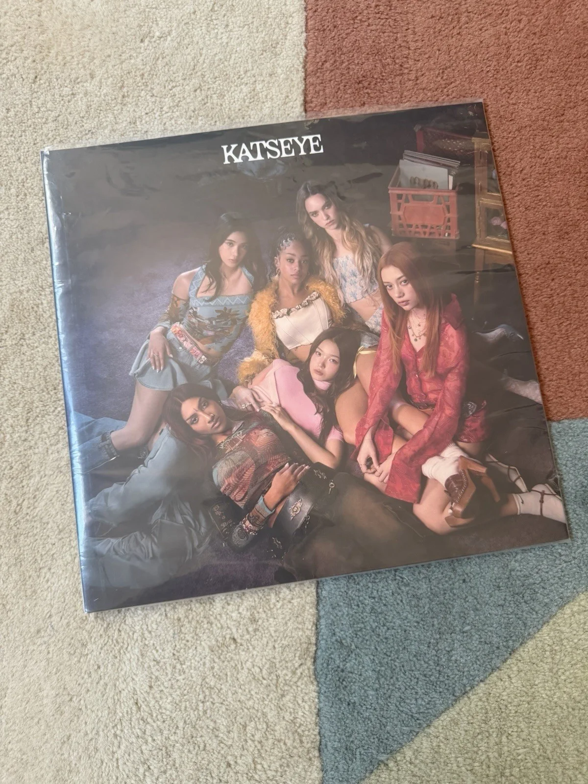 RARE SIGNED Katseye OT6 SIS Soft Is Strong Purple Vinyl W Art cards, image 3