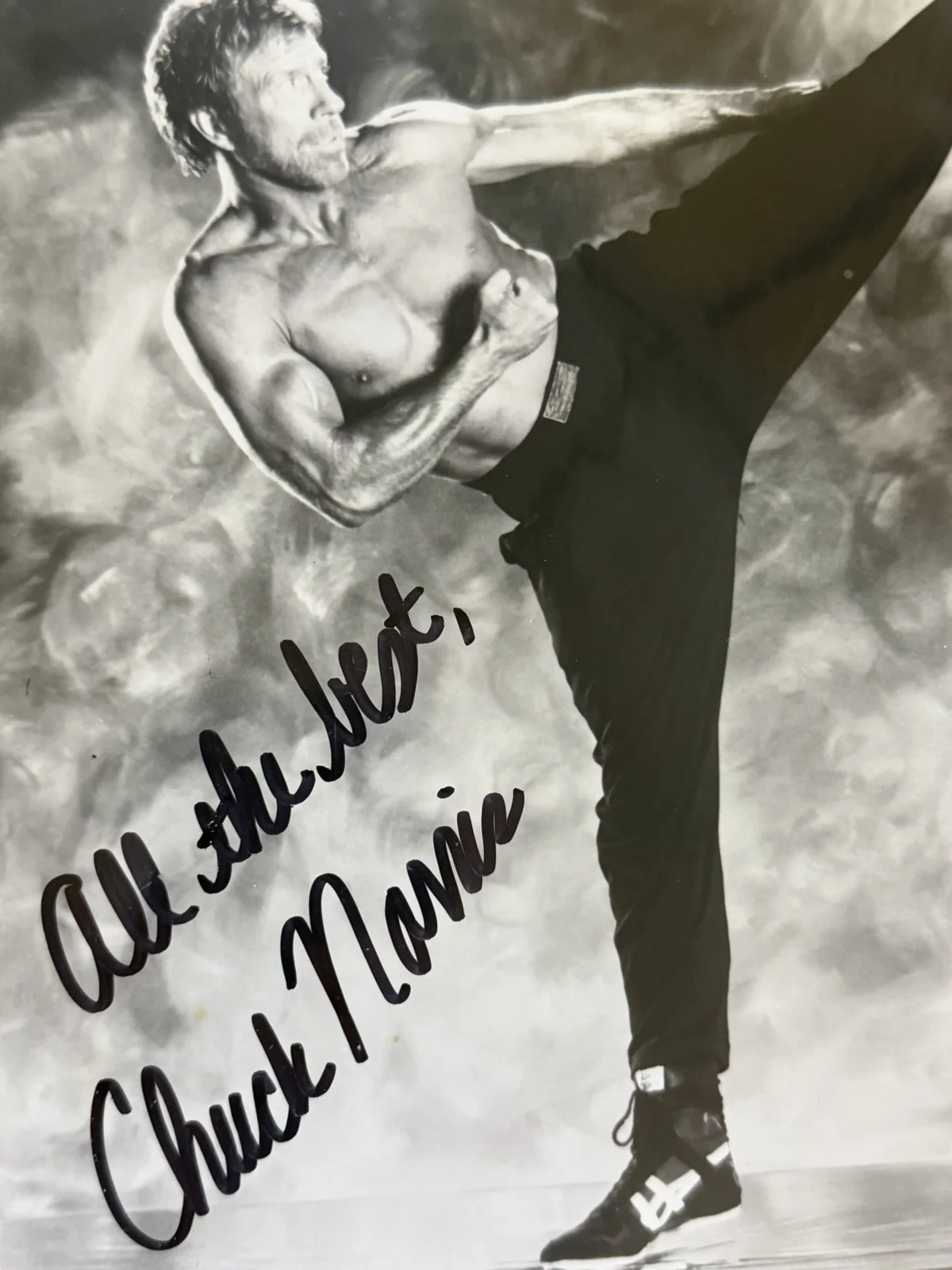 Chuck Norris — Chuck Norris Hand Signed Autographed 8x10 B/W Photo No COA *Ships for Free*, изображение 3