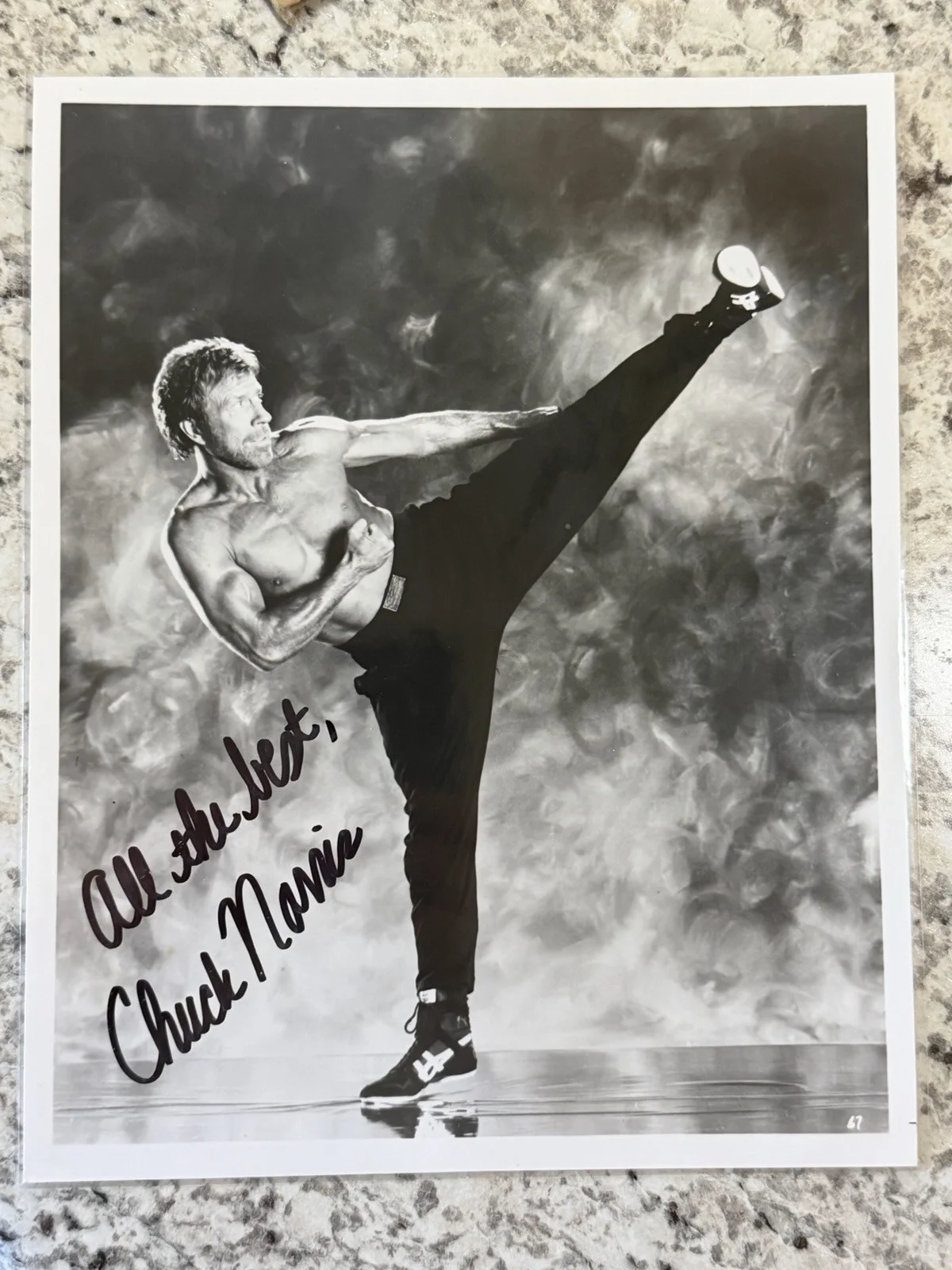 Chuck Norris — Chuck Norris Hand Signed Autographed 8x10 B/W Photo No COA *Ships for Free*, изображение 4