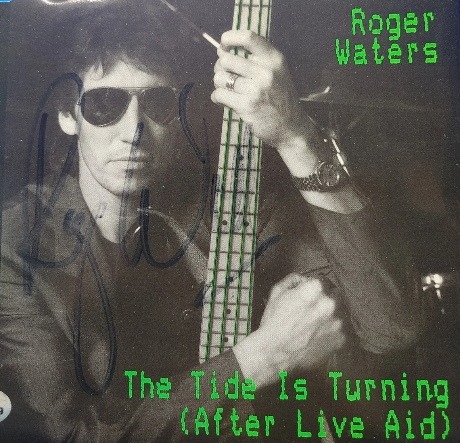 ROGER WATERS Hand Signed Autographed CD "The Tide is Turning" Rare w/ C.O.A., image 2