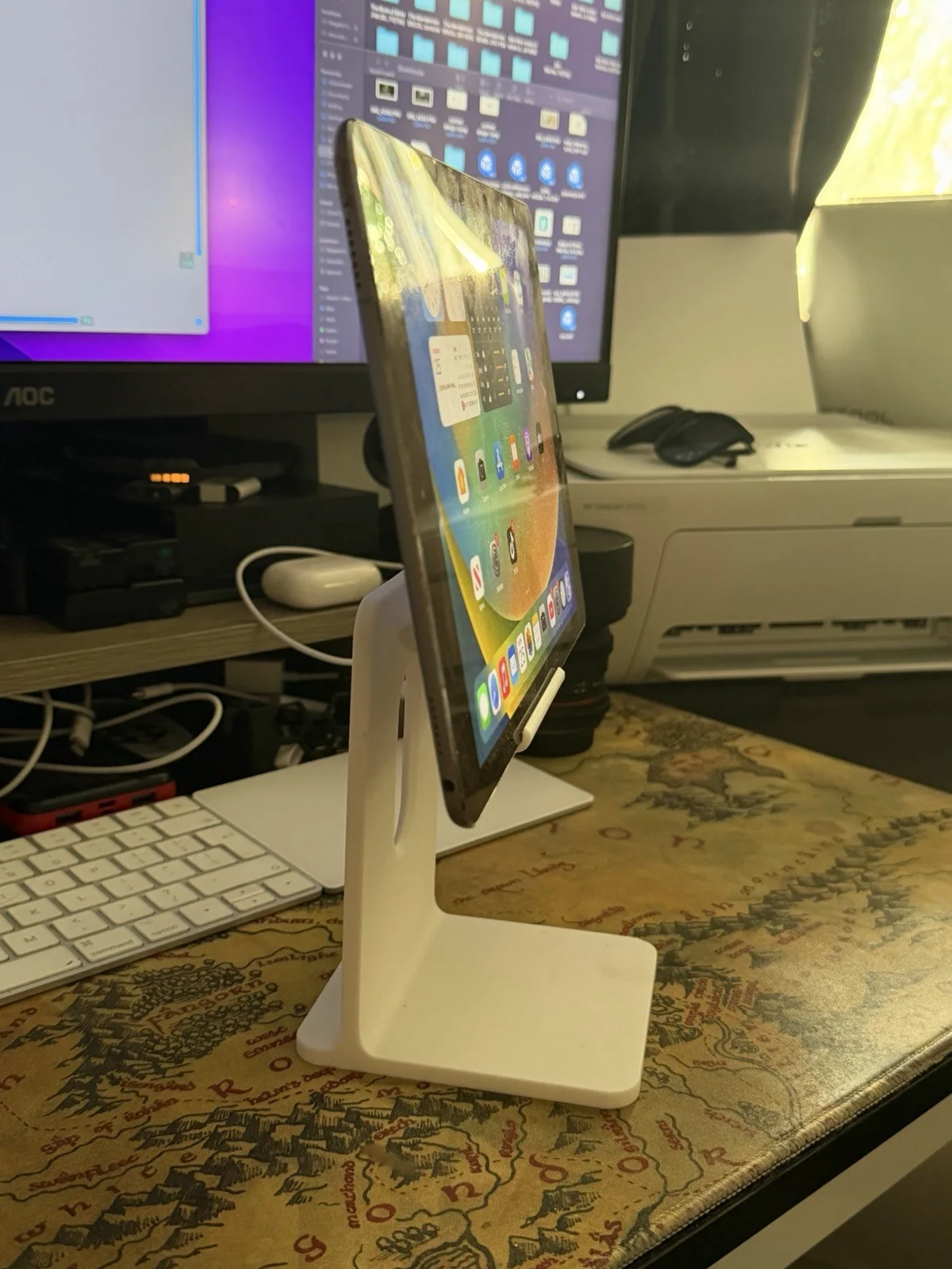 3D-Printed Sleek Studio Stand for iPad, image 3
