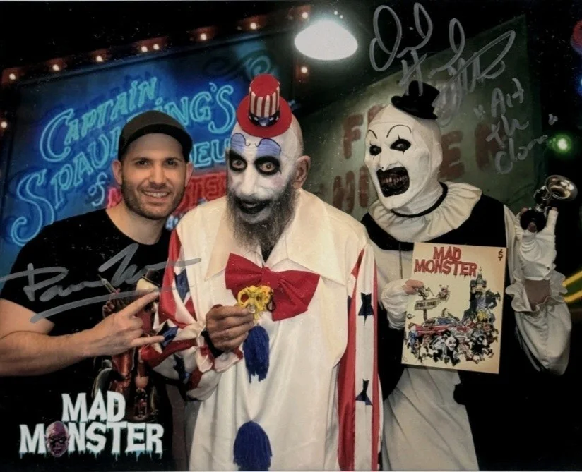 Terrifier,Art the Clown Signed coa Photo 8by10 comes with action figure, изображение 2