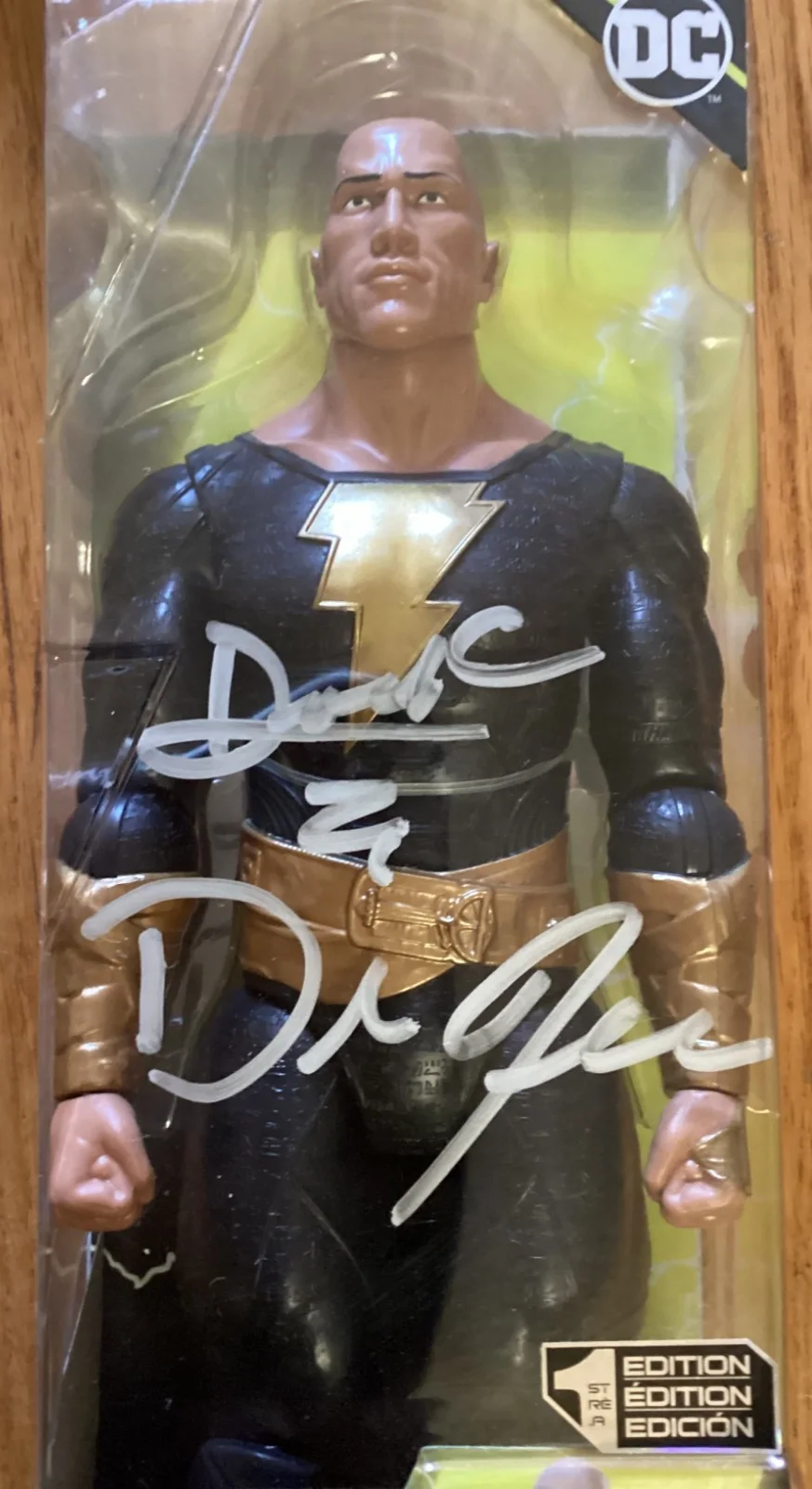 The ROCK — DWAYNE JOHNSON aka The ROCK AUTOGRAPHED "BLACK ADAM" DC COMICS SPINMASTER FIGURE, image 2