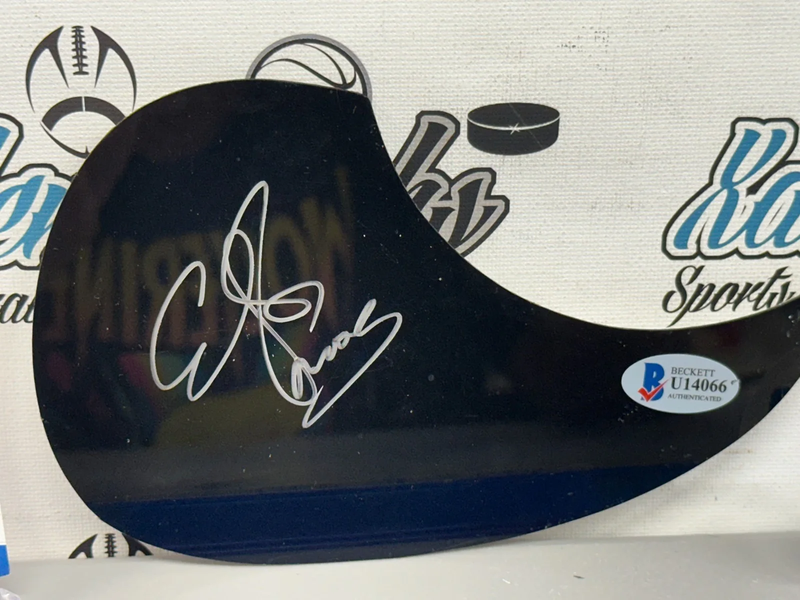 ERIC RAW DAWG GALES SIGNED AUTOGRAPHED BLACK GUITAR PICK GUARD-BECKETT BAS COA, изображение 2