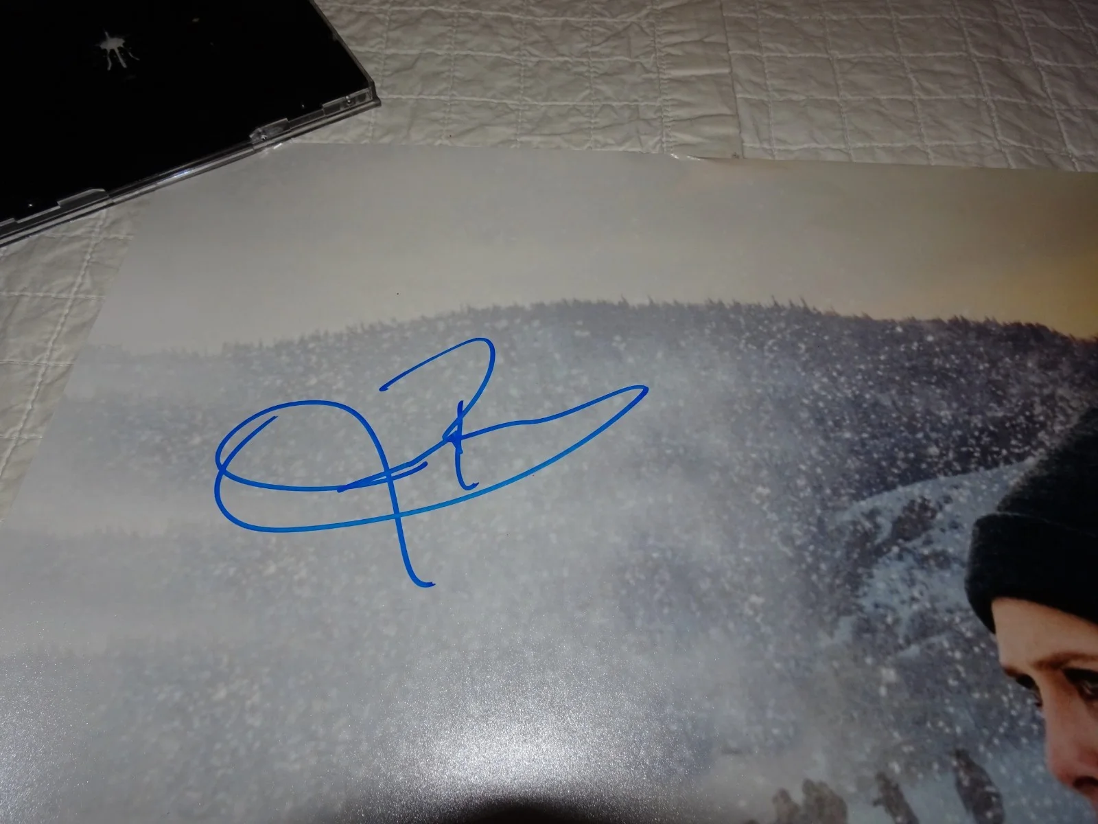 Wind River 16x20 signed photo Jeremy Renner Elizabeth Olsen, изображение 3