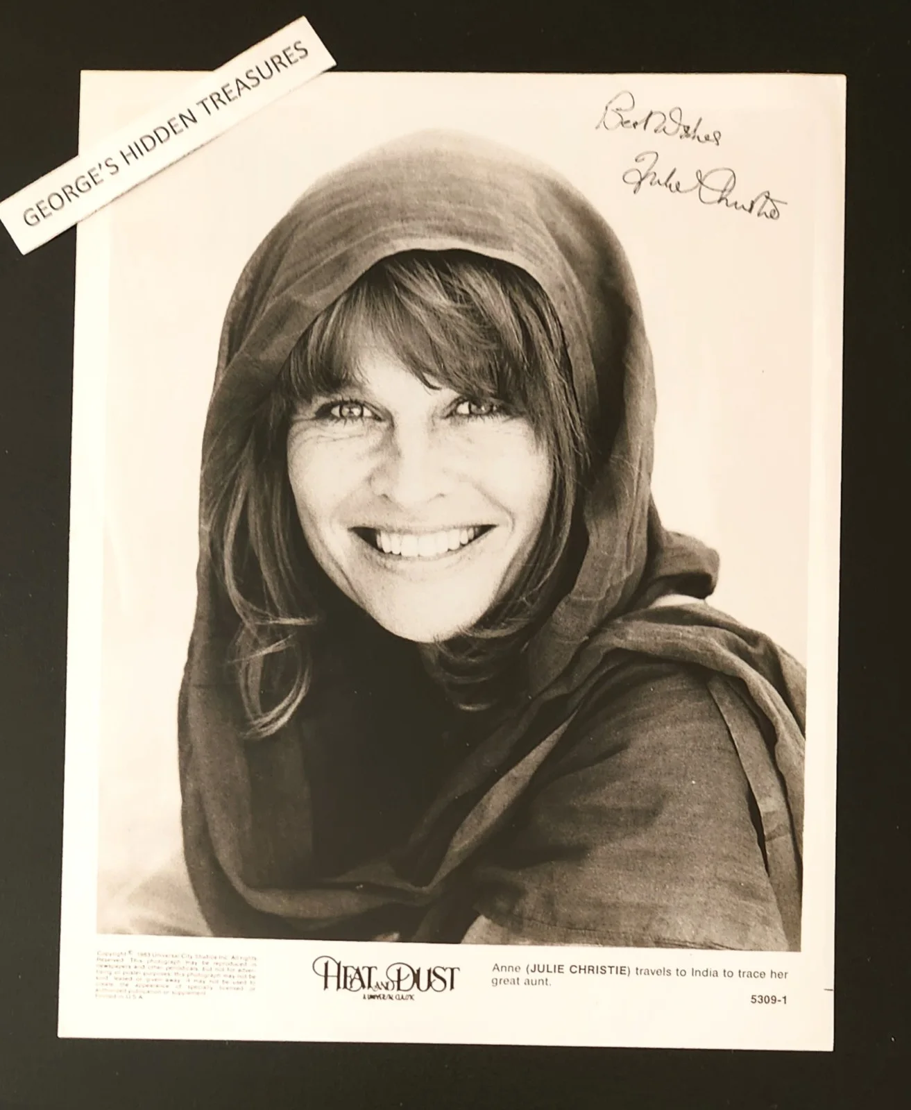JULIE CHRISTIE — JULIE CHRISTIE signed autographed 8x10 B&W "HEAT AND DUST," "DR. ZHIVAGO"