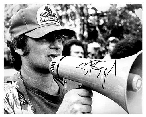 STEVEN SPIELBERG — Steven Spielberg Signed 8x10 Photo Reprint Director JAWS Autograph Collectible