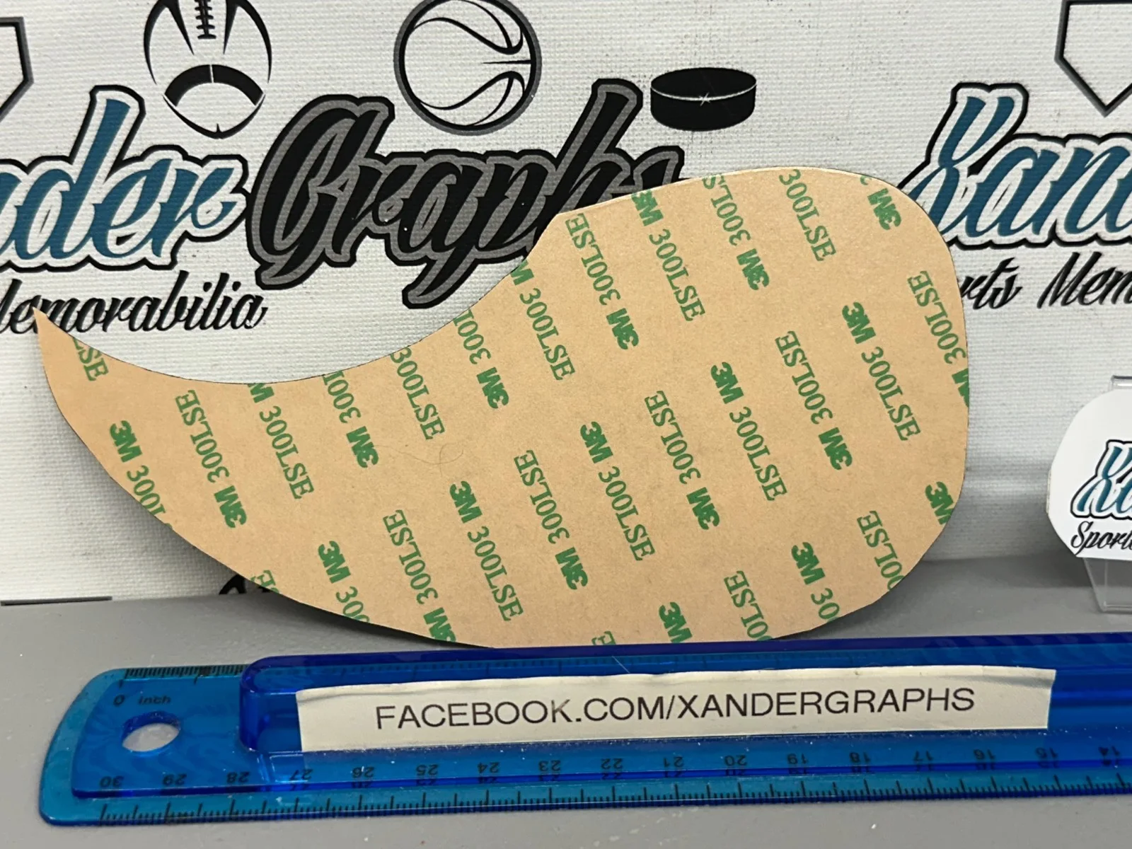 BRUCE JOHNSTON BEACH BOYS SIGNED AUTOGRAPHED BLACK GUITAR PICK GUARD-BECKETT BAS, image 3
