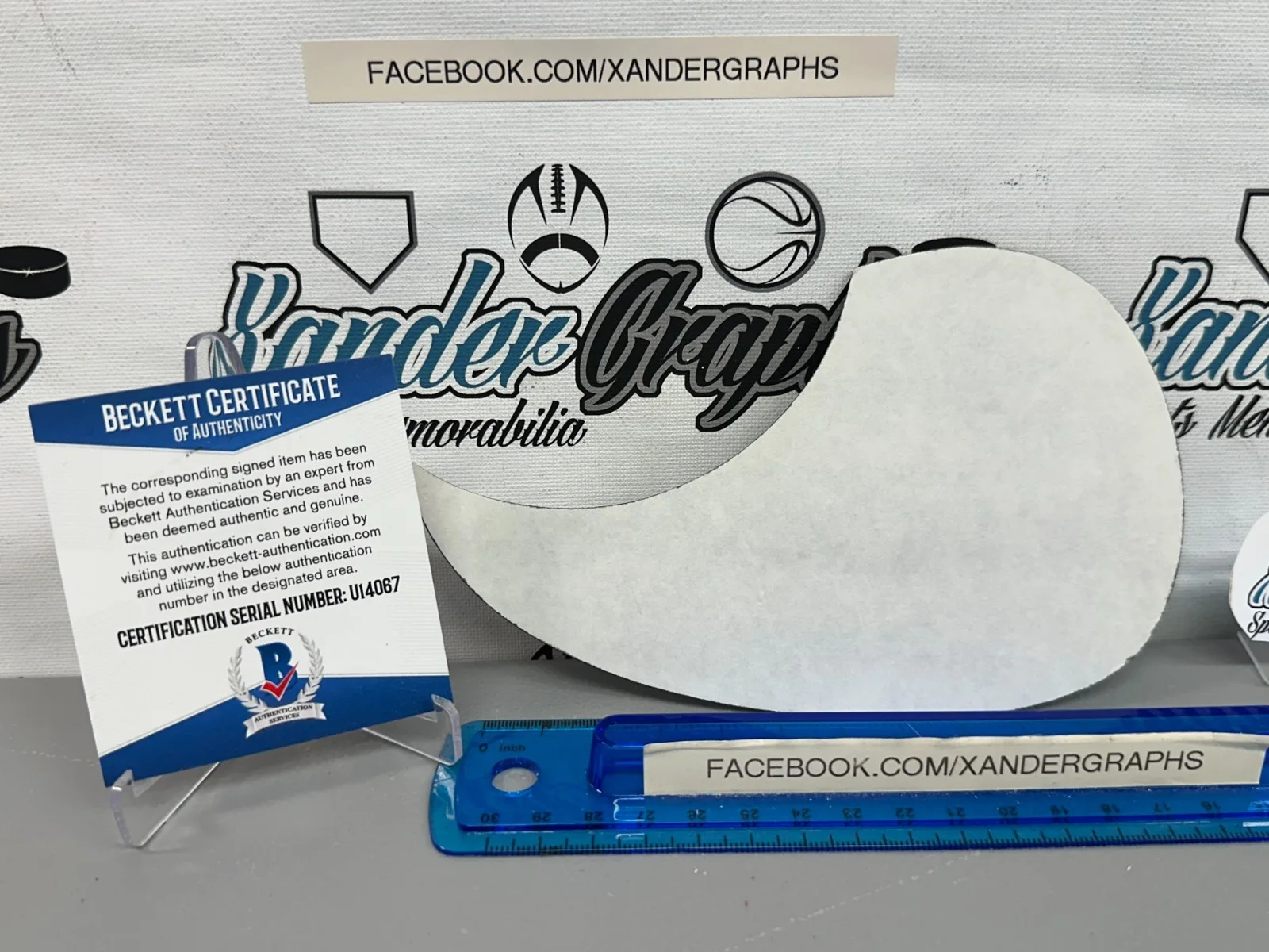 GREGG ROLIE SANTANA SIGNED AUTOGRAPHED BLACK GUITAR PICK GUARD-BECKETT BAS, изображение 3
