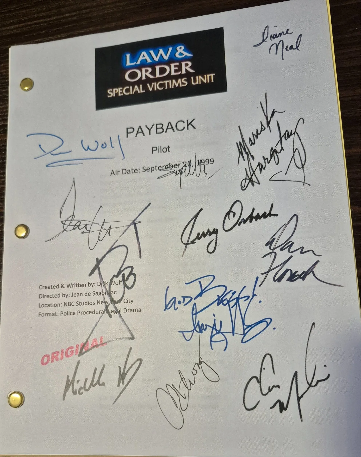 DICK WOLF — Dick Wolf LAW & ORDER SVU Signed Autograph Episode Script Screenplay Beckett COA, image 2