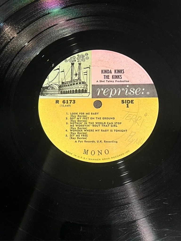 DAVE DAVIES Hand Signed THE KINKS KINDA KINKS LP, image 5