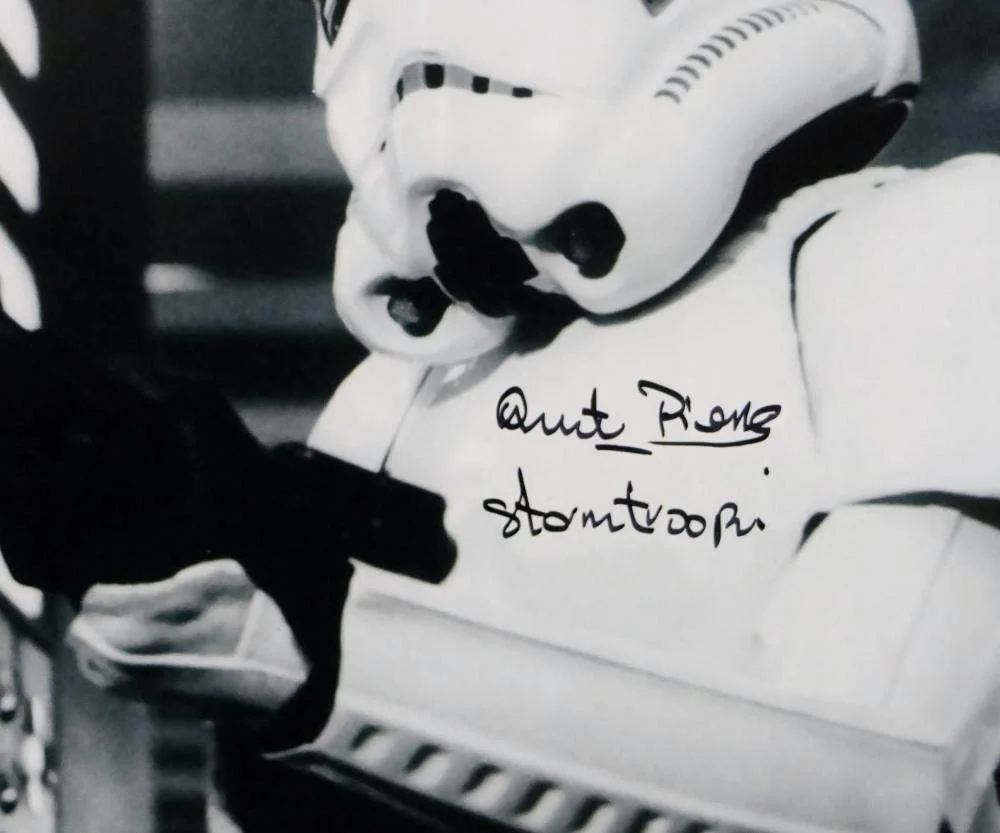 Syd Wragg — Quentin Pierre Autographed 11x14 Firing Gun Photo w/ Stormtrooper - JSA Auth, изображение 5
