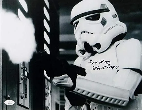 Syd Wragg — Syd Wragg Autographed 11x14 Firing Gun Photo w/ Stormtrooper - JSA Auth *Black, изображение 3