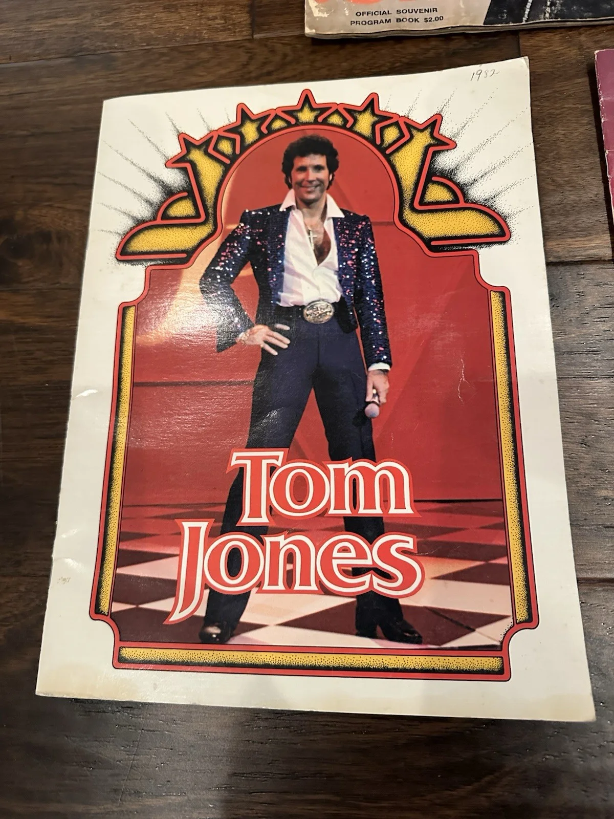 Tom Jones - 1974, 1974 & 1982? Concert Souvenir Program Book Autographed, изображение 4