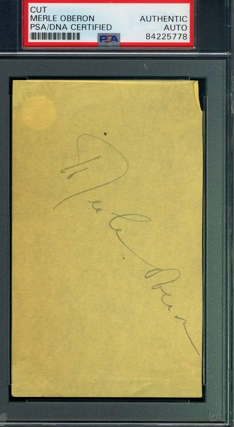 Merle Oberon — Merle Oberon PSA DNA Coa Signed 1940`s Album Page Autograph