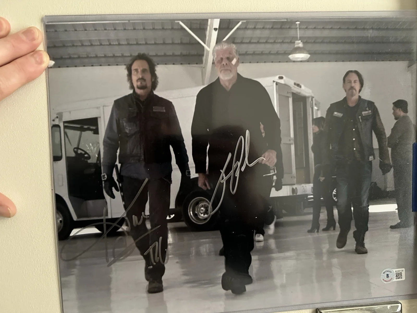 Kim Coates & Ron Perlman SIGNED Sons of Anarchy 11x14 Photo Beckett COA, изображение 3