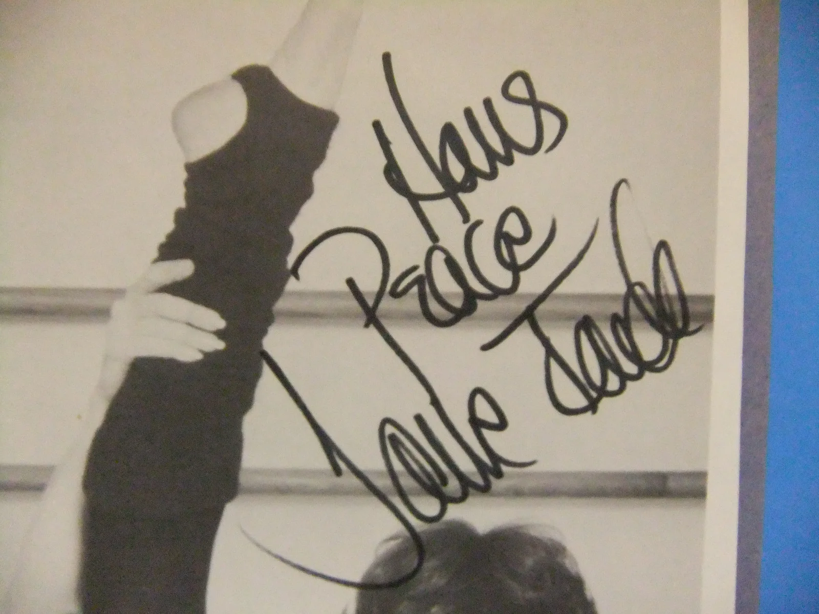 Jane Fonda Signed 8x11 Photo Workout Autograph Barbarella Grace And Frankie, изображение 2