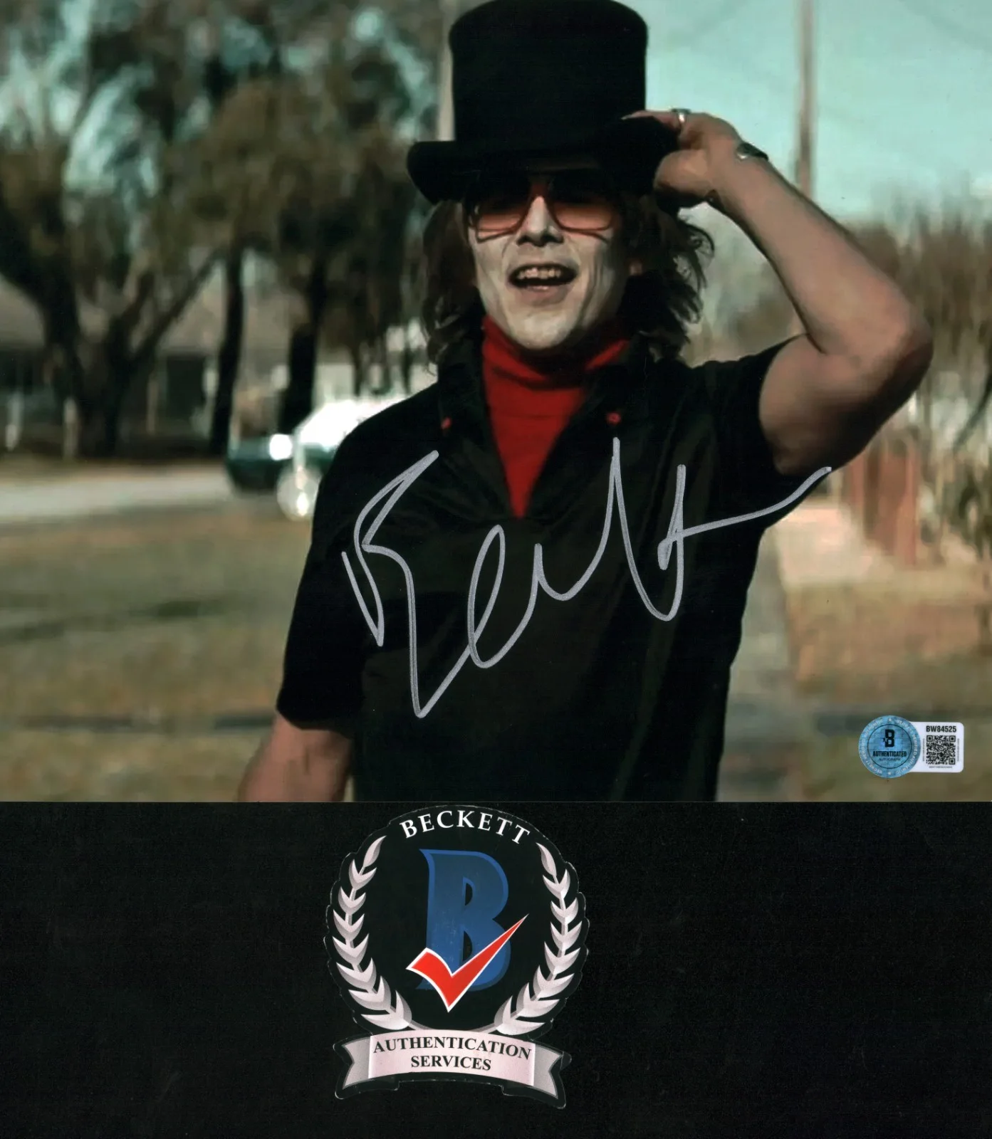 Ethan Hawke — ETHAN HAWKE SIGNED THE BLACK PHONE 8X10 PHOTO THE GRABBER BECKETT BAS COA