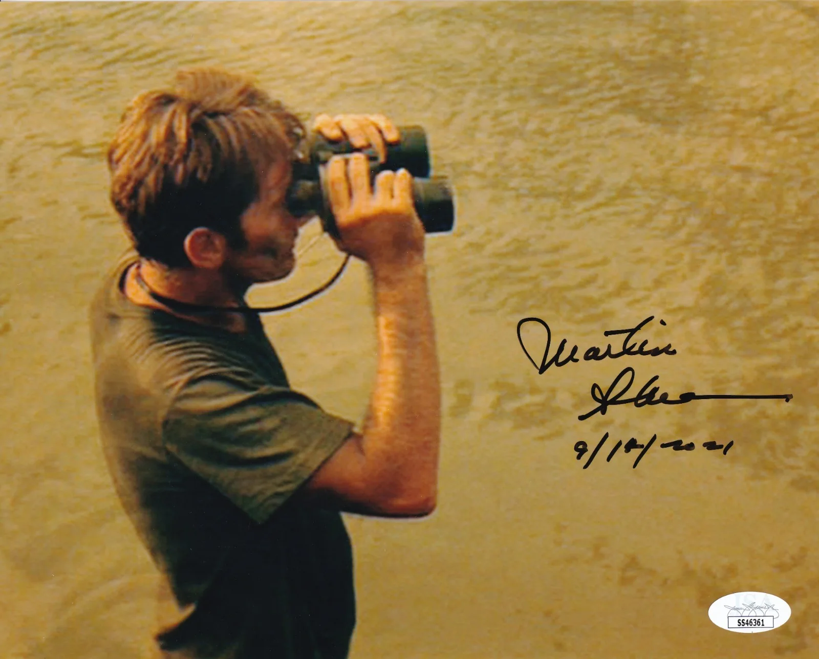 Martin Sheen — Martin Sheen "Apocalypse Now" JSA SIGNED COA 8x10 PHOTO AUTOGRAPHED RARE, image 2