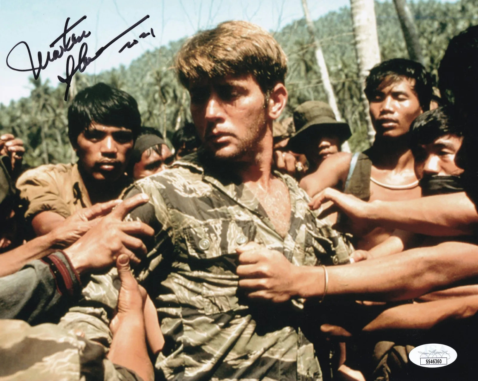Martin Sheen — Martin Sheen "Apocalypse Now" JSA SIGNED COA 8x10 PHOTO AUTOGRAPHED RARE, image 2